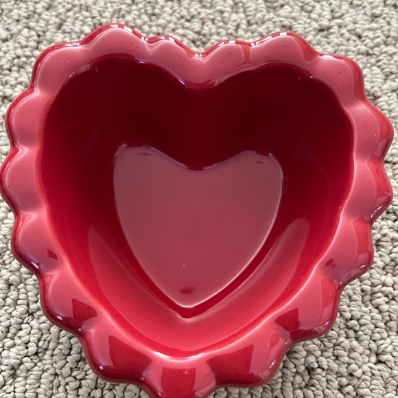 ❤️Chantal red heart shaped dish ❤️ - Picture 2 of 6